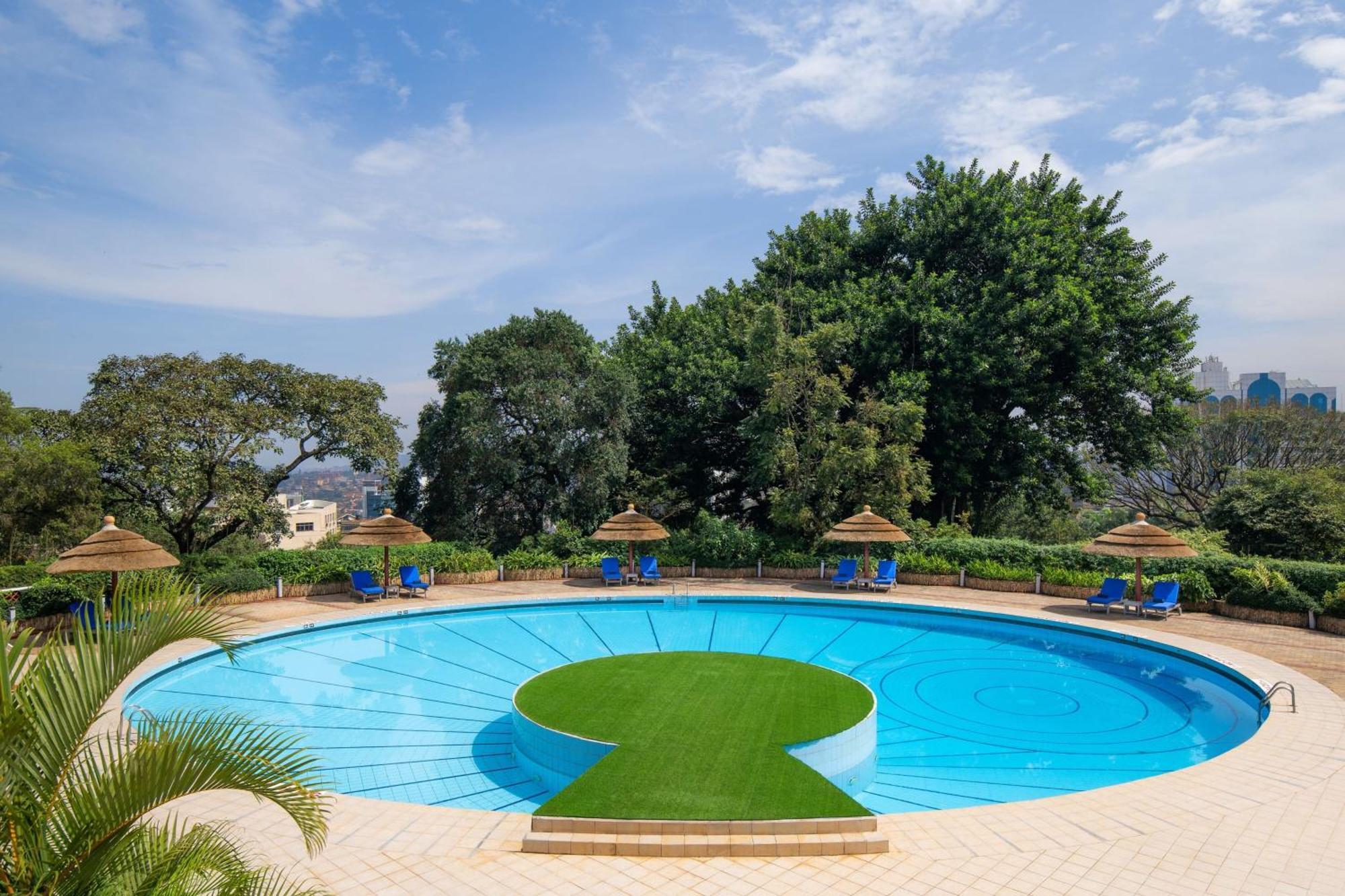 Sheraton Kampala Hotel Exterior foto