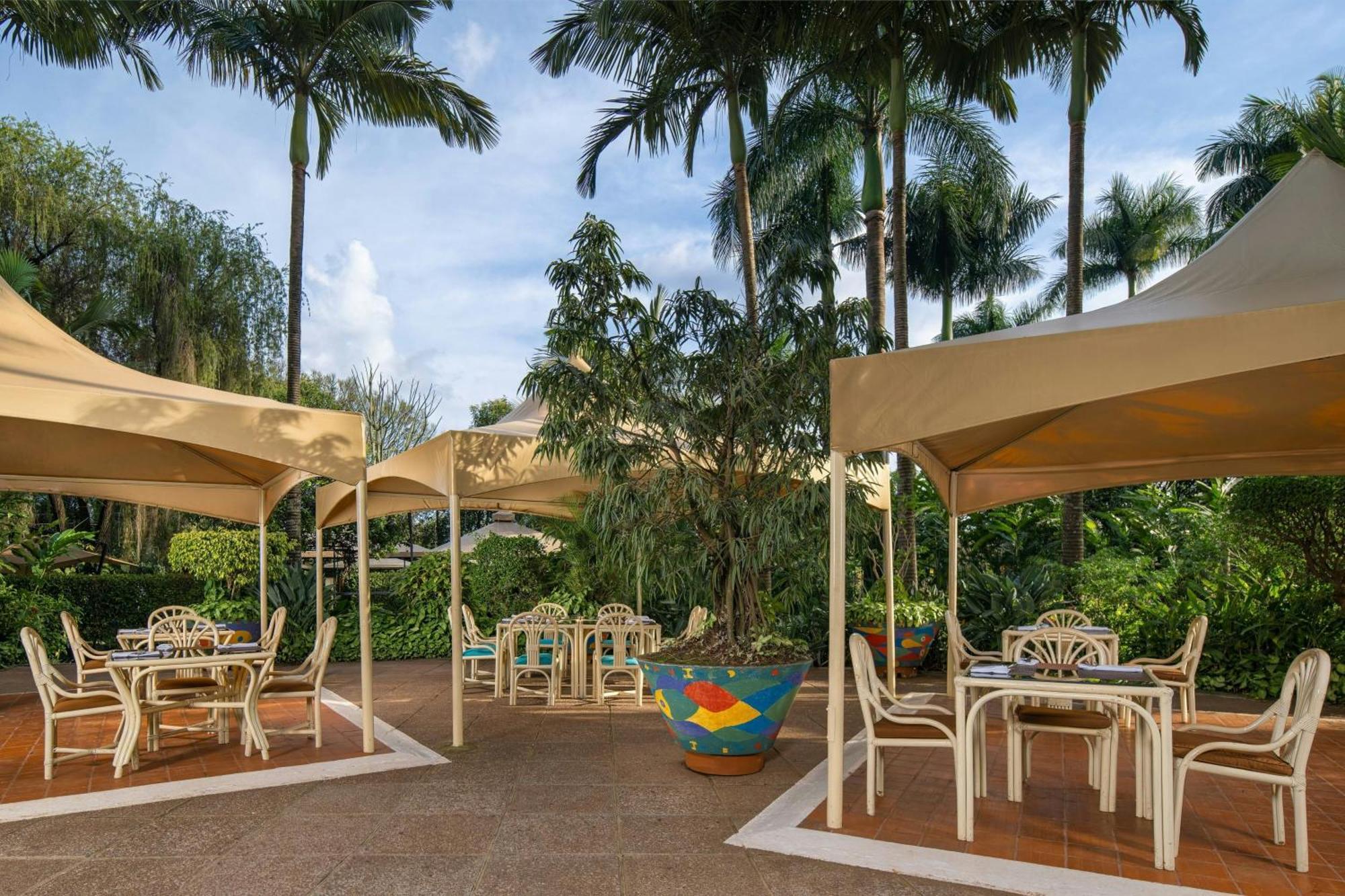 Sheraton Kampala Hotel Exterior foto